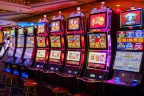 Crazy casino slot Pharaohs Tomb Monkey Slot machine Play Free Igrosoft Online slots